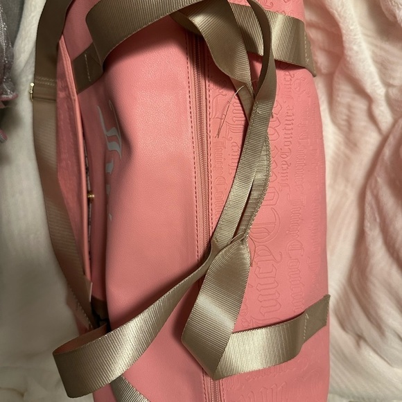 JUICY COUTURE Pink Logo
Embossed Shout Out Large - Picture 7 of 10